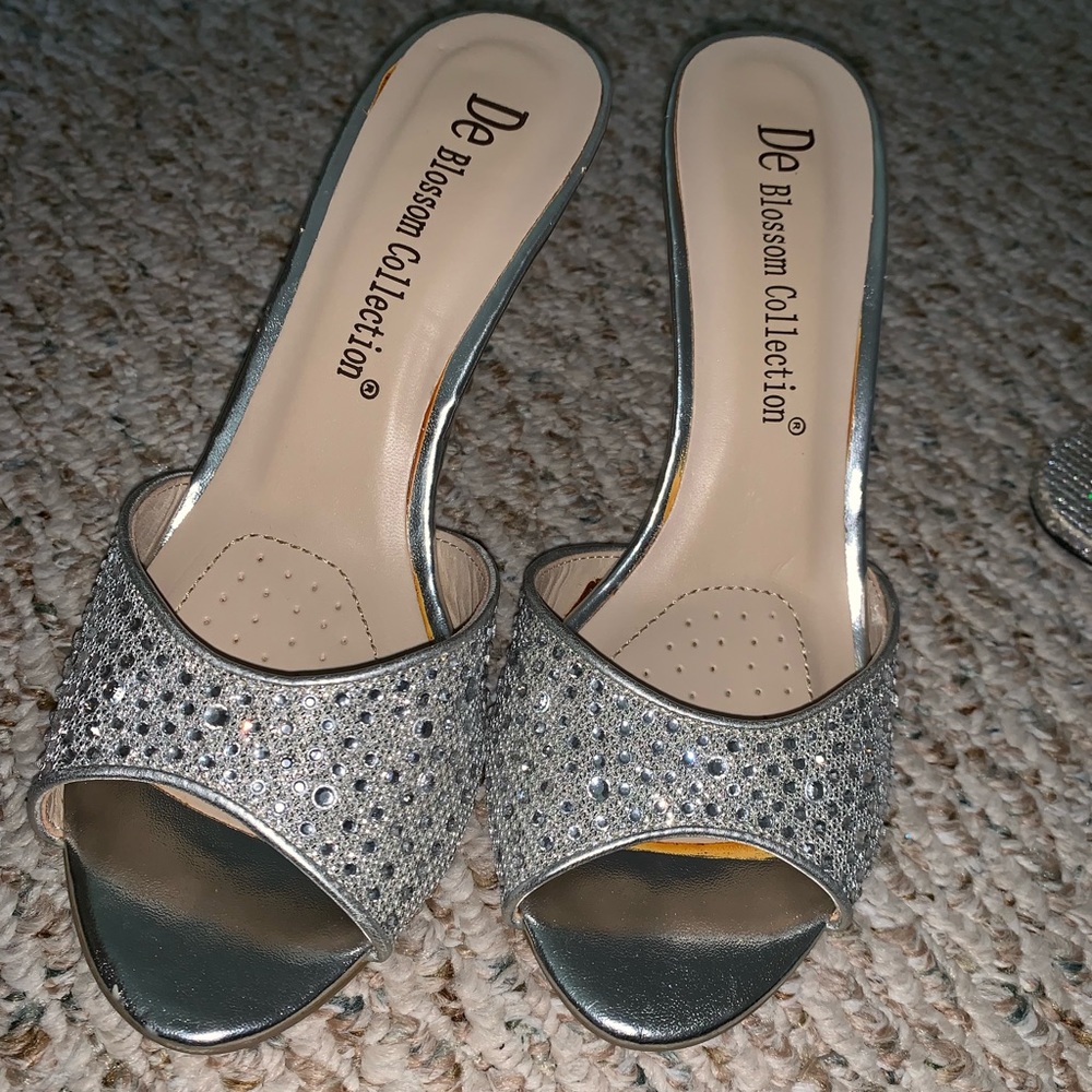 Fancy sandal with heels